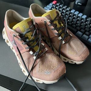 On cloud x mocha sand